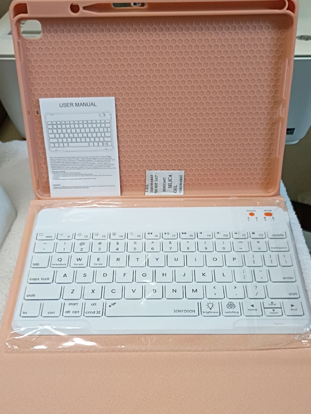 Wireless Keyboard - Picture 3 of 6